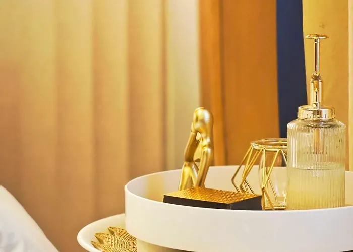 Aparthotel Golden Luxe Staycation