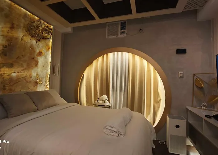 Golden Luxe Staycation 4* Manila
