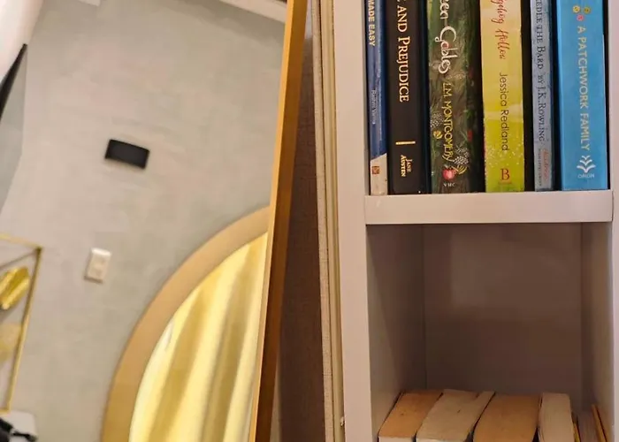 Golden Luxe Staycation Aparthotel 4*