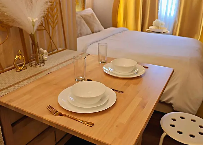Golden Luxe Staycation 4*