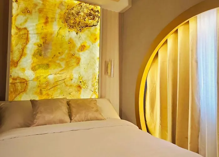 Golden Luxe Staycation Aparthotel Manila