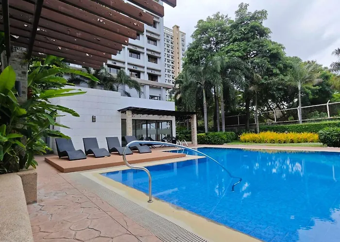 Golden Luxe Staycation Aparthotel Manila