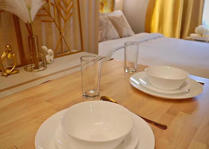 Aparthotel Golden Luxe Staycation Manila