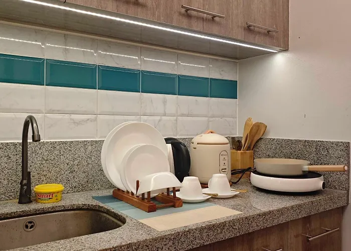 Golden Luxe Staycation Aparthotel