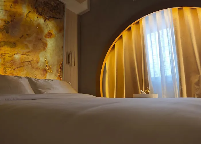 Golden Luxe Staycation 4*