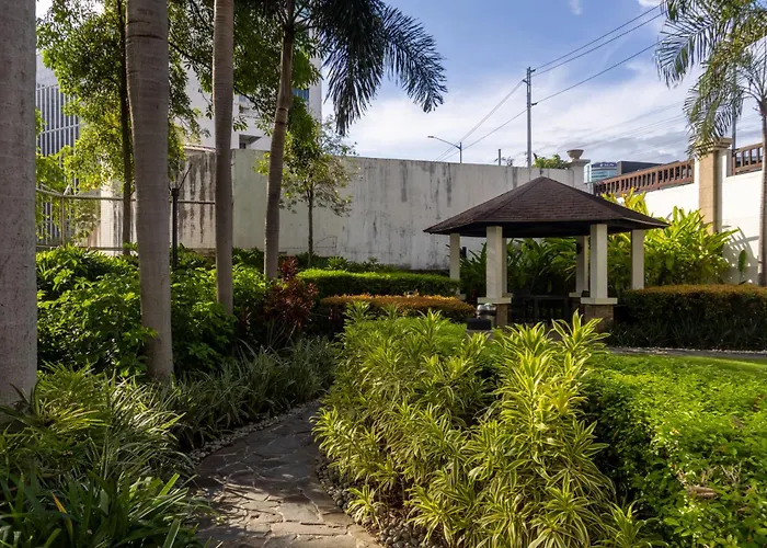 Aparthotel Golden Luxe Staycation 4*